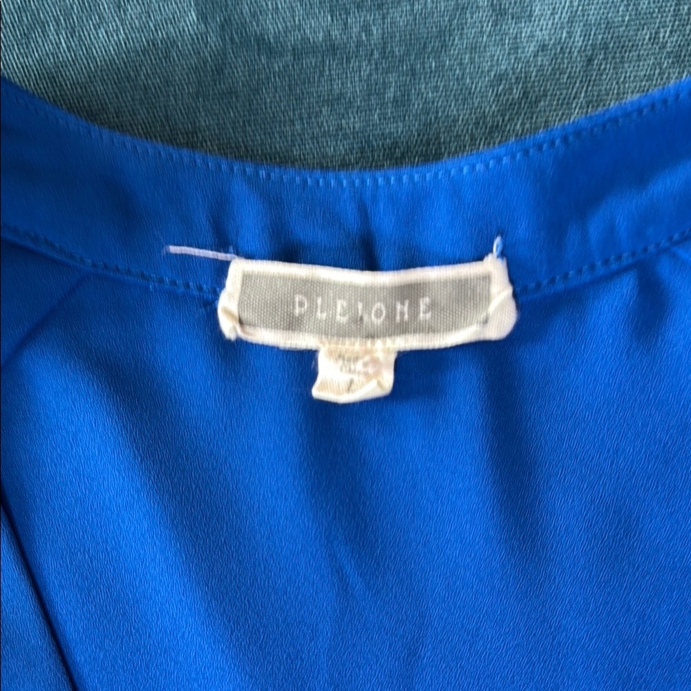 Pleione Blue Sleeveless Relaxed Blouse - Picture 2 of 3